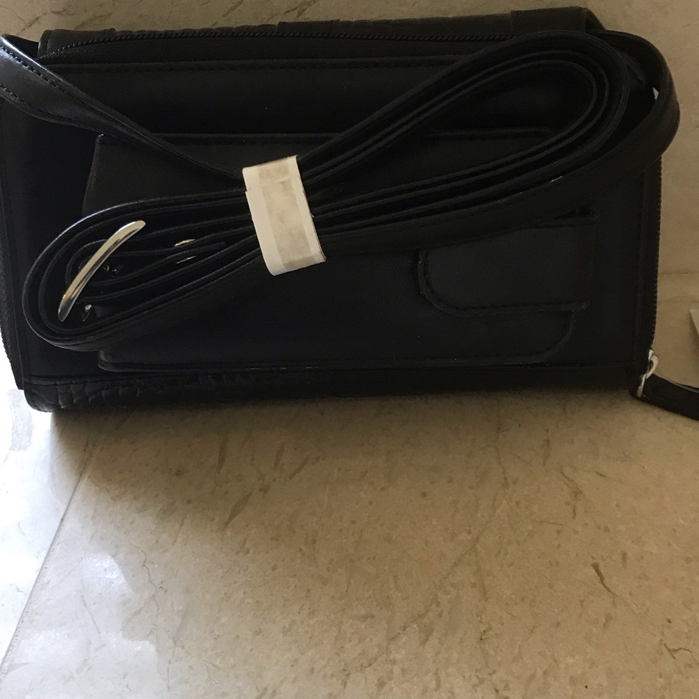 Black Leather Women's Bag with Heart Detail - Picture 4 of 4